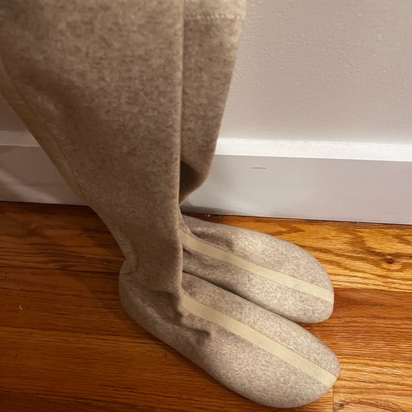 Rag and Bone flat sock boots NEVER worn - Picture 2 of 3